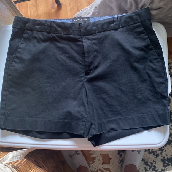 Banana republic. Flat-front chino shorts - Picture 8 of 8